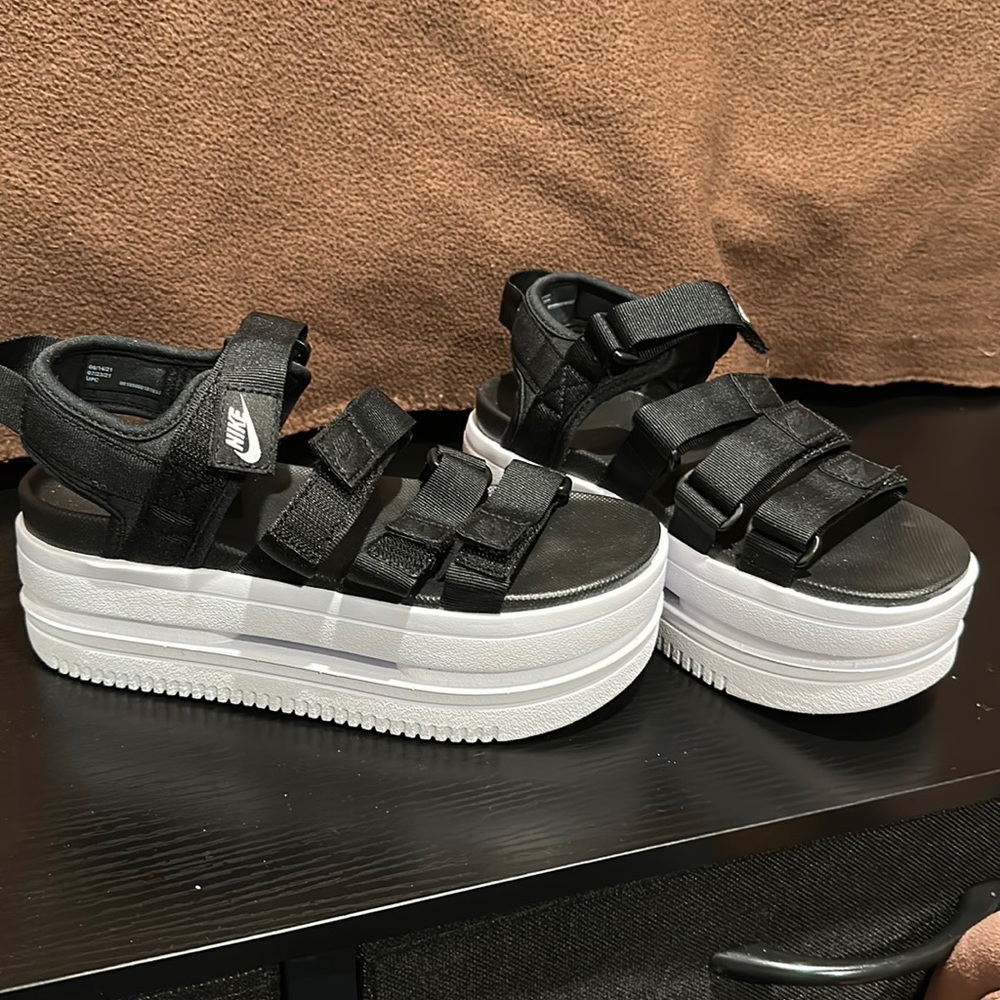 Nike Icon Classic Sandals